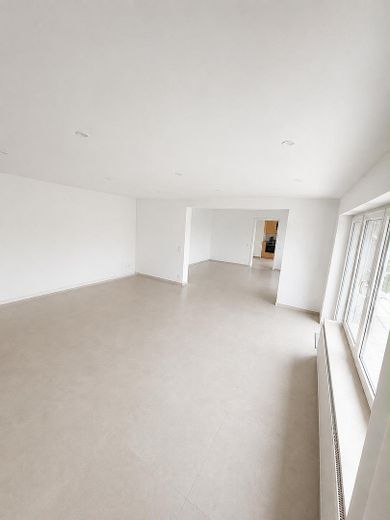 شقة جديدة التجديد من 3 غرف في موقع متميز – Wohnzimmer