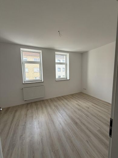 Moderne 2-Zimmer Wohnung im kernsanierten Mehrfamilienhaus – Foto 2