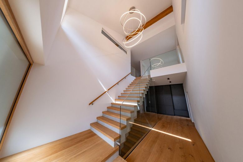 Waldstadt Freistehendes Haus Neubau 2023 – Treppenaufgang
