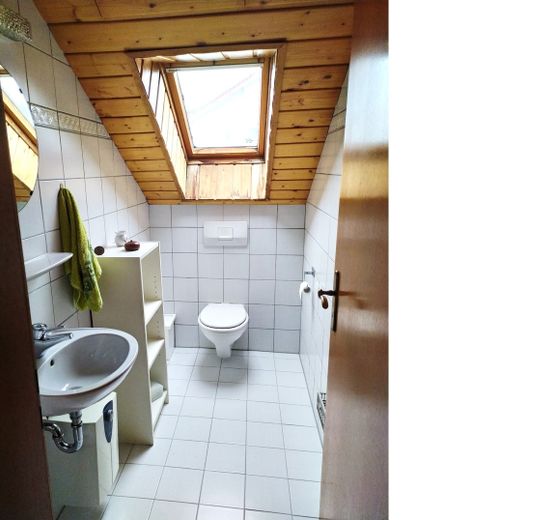 Sehr Helle schicke 3 Zimmer Dachgeschosswohnung mit Blick in die Berge – Photo 12