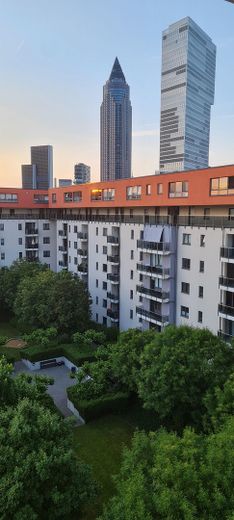Schöne, ruhige und helle 3-Zimmerwohnung gegenüber Skyline Plaza – Innenhof 3