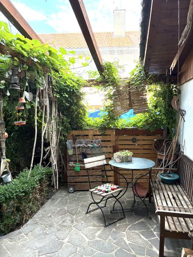 Gepflegtes Reiheneckhaus in ruhiger Lage – Frühstücksterasse mit Glasdach