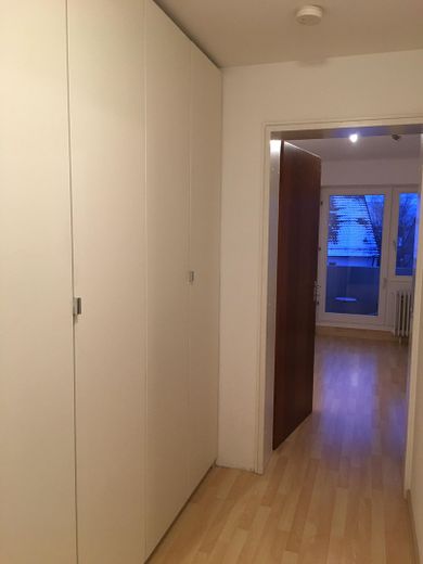 3 Zimmerwohnung Stuttgart- Vaihingen – Gang mit Stauraum