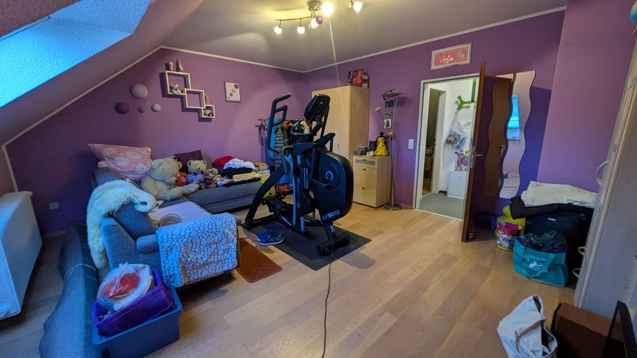 Well-maintained end-of-terrace house in a quiet cul-de-sac with garage – Dachgeschoss Raum 2