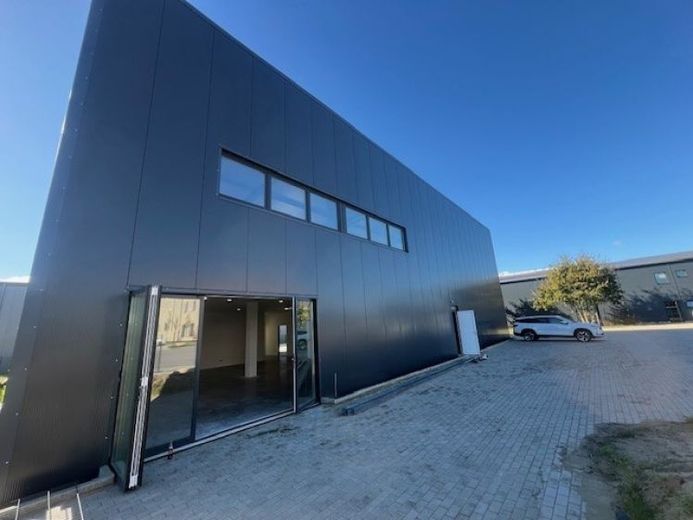 vielseitig nutzbares Gewerbeobjekt (konzepiertes Autohaus) – Foto 1