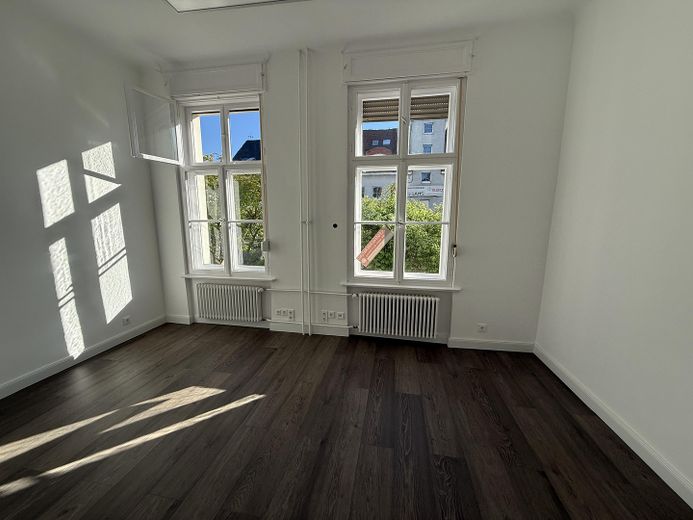 Commercial space for medical practice, practice, cosmetics, massage, office or law firm in RUDOW, 160 m2 for rent – Büro groß