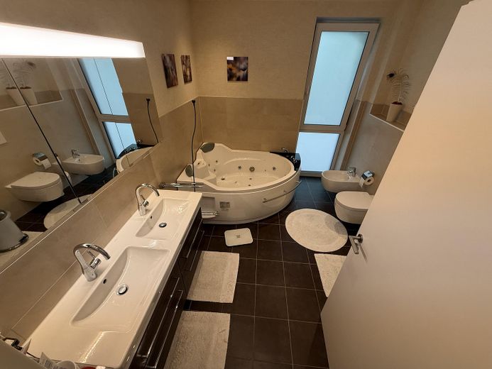 geräumiges Familienbad im OG