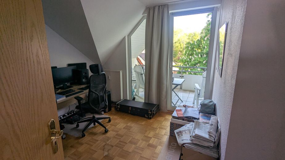 Kinderzimmer/Büro 1