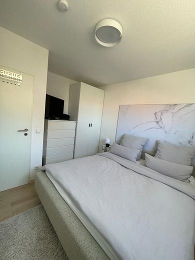 Schöne Renovierte 2,5 ZKB Erdgeschoss-Whg. in GmHütte – Schlafzimmer Tür