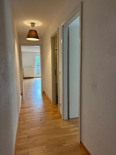 Piso de 3 habitaciones disponible para ocupar, balcón y uso del jardín – directamente junto al parque de Sanssouci - Clase energética C – Flur