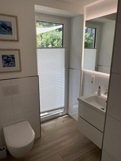 Architektenhaus mit Rheinblick – Neubau 2020 in Brohl-Lützing – Gäste WC