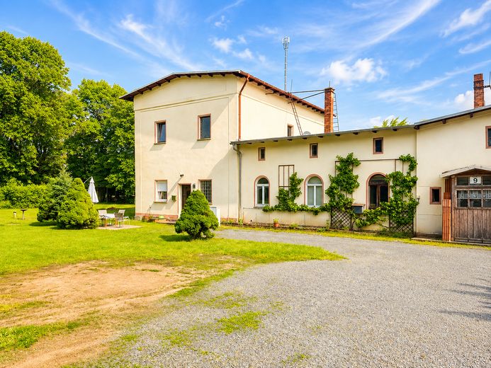 Einfamilienhaus mit Geschichte - und Raum für Ihre Zukunft – Hausansicht