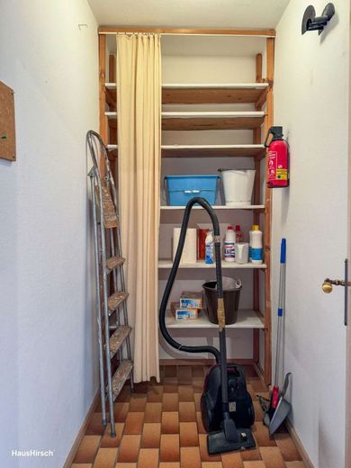 Stilvolle 3,5-Zimmer-Wohnung mit Loggia &amp; Alpenblick am Leonrodplatz über den Dächern Münchens – Abstellraum