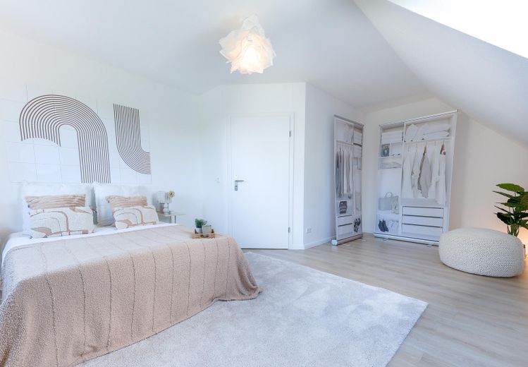 ***Provisionsfrei: Moderne Doppelhaushälfte  - sofort einziehen und wohlfühlen!*** – Schlafzimmer 1 im OG Gesamt