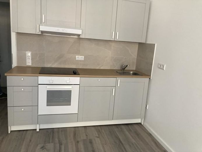 Großzügige 2-Zimmerwohnung mit Laminat, Balkon, Wanne und Einbauküche! – IMG_1295