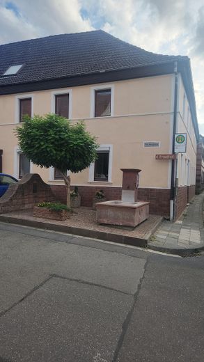 3 Zimmer Wohnung im OG mit Balkon – Außenansicht