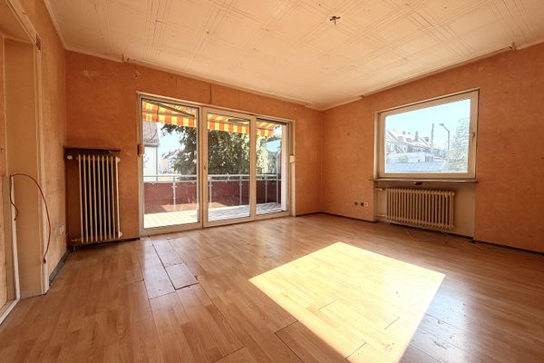 Viel Raum für Familie oder Investment – leere 4 Zimmer-Wohnung mit großem Balkon + PROVISIONSFREI +