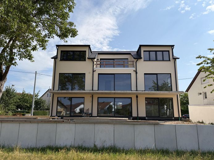 Yeni yapı: Schwäbisch Gmünd'de 3 ayrı daireli 3 ailelik ev – Foto 2