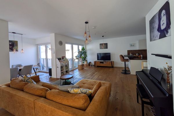 Modern und großzügig:  Helle 4 Zimmer im Herzen Friedrichsdorfs