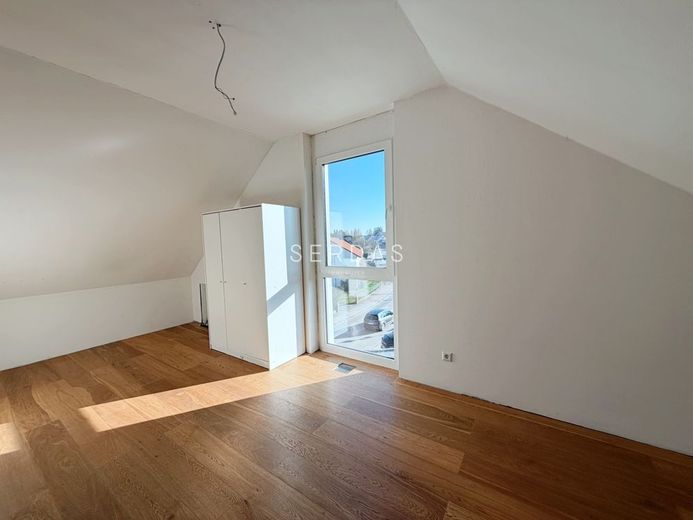Schlafzimmer DG