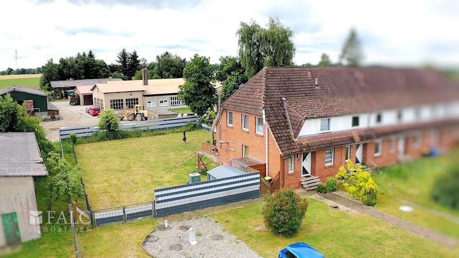 ***Reihenendhaus mit viel Platz und großem Garten in ruhiger Wohnlage*** – Luftbild