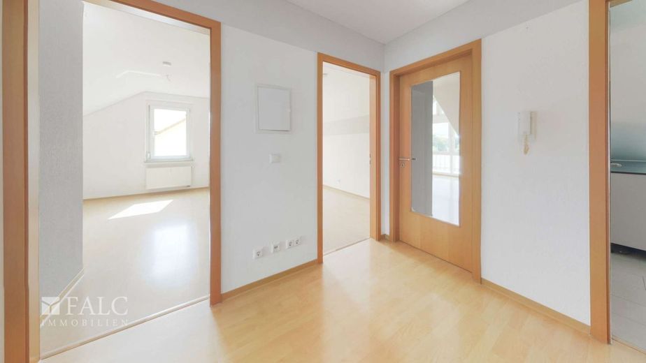 Auf der Sonnenseite ganz oben - FALC Immobilien Öhringen – Flur
