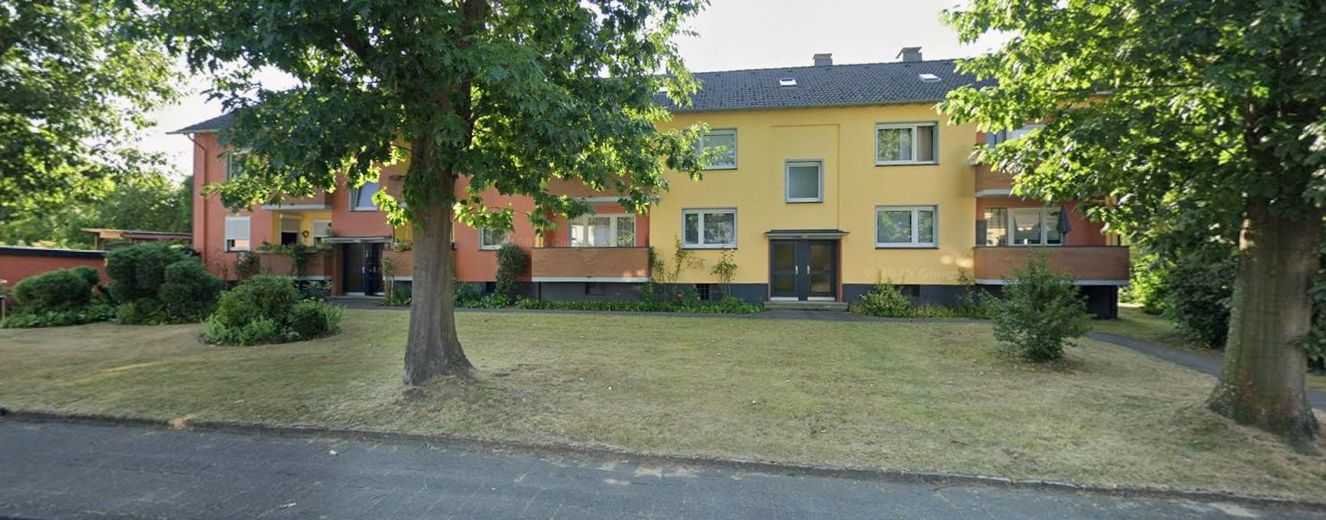 Gepflegte Wohnanlage mit 8 Wohneinheiten in Solingen-Ohligs – provisionsfrei – Vorderansicht der Häuser 