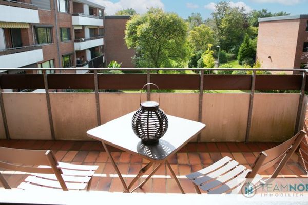 Arrivare e sentirsi a proprio agio: 3 locali, loggia e garage con vista sul verde