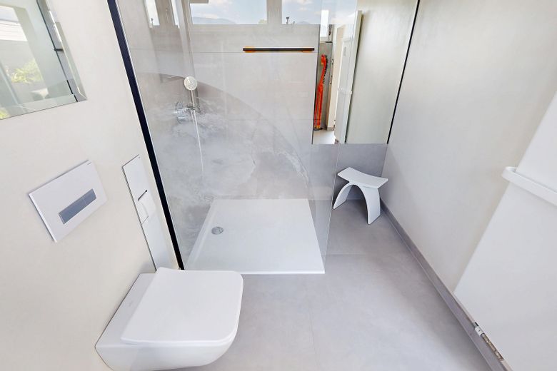 Höchste Penthouse-Etage in Achern Exklusives Wohnen mit spektakulärem Panoramablick – Badezimmer