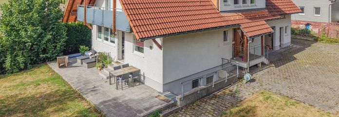 Wohntraum für junge Familie mit viel Platzbedarf!Einfamilienhaus mit großem Grundstück und 4 Garagen