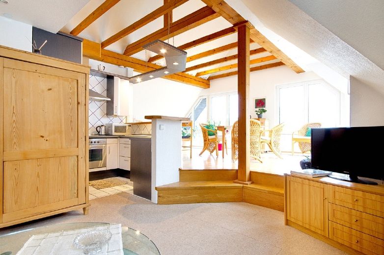 Ruhig gelegene Wohnung mit Dachterrasse und großem Wohnraum im Zweifamilienhaus – ba5b783ee57462780d2a08f2ba1e48d0d27c5d22.jpg