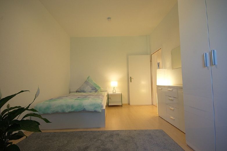 Appartamento arredato, situato in posizione tranquilla e dal design moderno, con balcone vicino al centro di Essen e alla stazione centrale – cf995e371b8f1e4ce32c62d435ed24a339733026.jpg