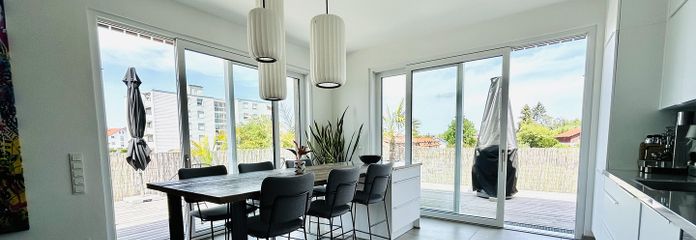 Exclusives Penthouse mit 90 qm Dachterrasse und Bergblick – Küche/ Essen
