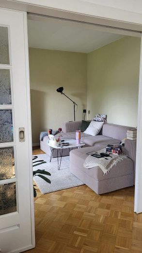helle 4-Zimmer-Wohnung Nähe Ostpark – Wohnzimmer