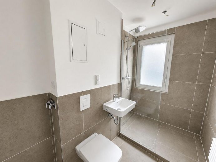 Apartamento de 2 habitaciones en Berlín-Lichtenrade – ¡sin comisión de agencia inmobiliaria! – Bad