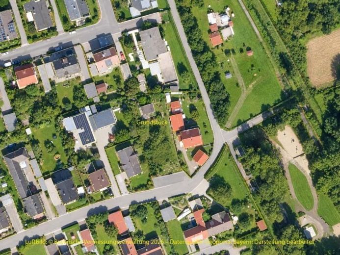 In einer Sackgassenlage! 
Ruhige Sackgassenlage! Ansprechendes Baugrundstück in Weiden-Hammerweg – Foto 1