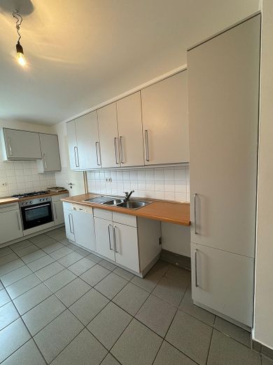 2 Teilmöblierte Zimmer Wohnung mit eigener Garage – Foto 9