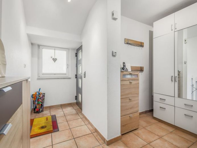 Familienglück auf mehreren Ebenen - Doppelhaushälfte mit Garten und Pool in Hagenbach! – Foto 1