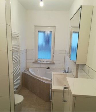 Exklusive 2-Zimmer-EG-Wohnung mit Inselküche – Badezimmer