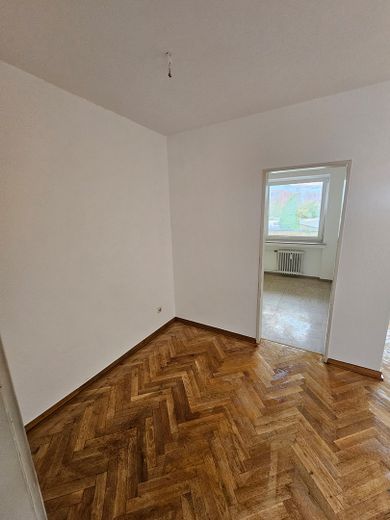 Großzügige ca. 100 m² Wohnung mit Parkett, Tageslichtbad und hellen Räumen – Foto 8