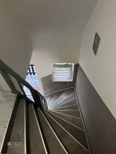 Raum für Kinder, Leben und gemeinsame Zeit - großzügiges Familienhaus mit Charme – Treppenhaus