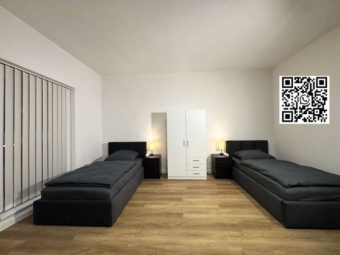 Schlafzimmer 1