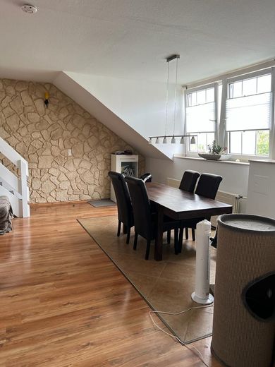 Tolle Maisonette-Wohnung mit Dachterrasse in Neuss-Zentrum – Esssbereich