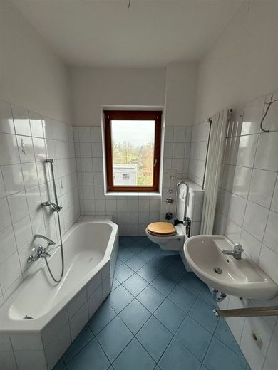 3-Zi. mit Laminat, Küchenofen, Terrasse, Kachelofen und offener Küche in zentraler Lage! – PHOTO-2026-04-14-16-14-41_6