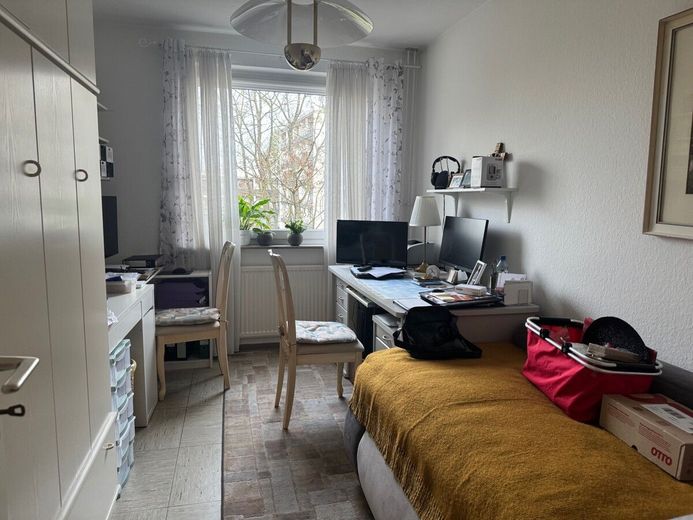Kapitalanlage: Gut geschnittene Dreizimmerwohnung mit Loggia und Tiefgaragenstellplatz in Celle – Kinderzimmer