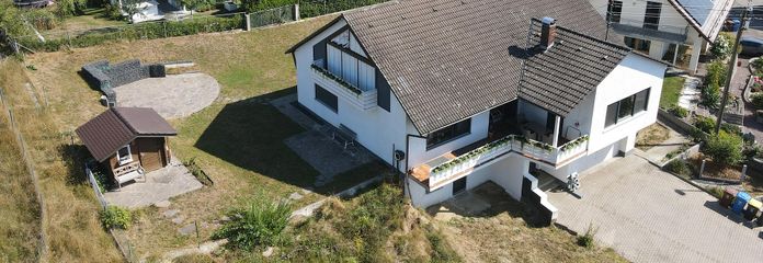 Wohnen mit Weitblick – 207 m² in besonderer Ortsrandlage | separater Wohnbereich im EG – 01 Haus und Grundstück