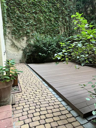 ПРОСТОРА КВАРТИРА В СТАРОМУ БУДИНКУ З ПРИВАТНОЮ ТЕРАСОЮ ТА ВЛАСНИМ САДОМ – Garten
