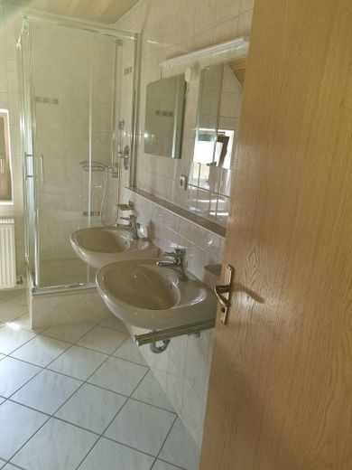 Bel appartement en duplex de 3 pièces avec cuisine et salle de bains à Breitenberg – Photo 13