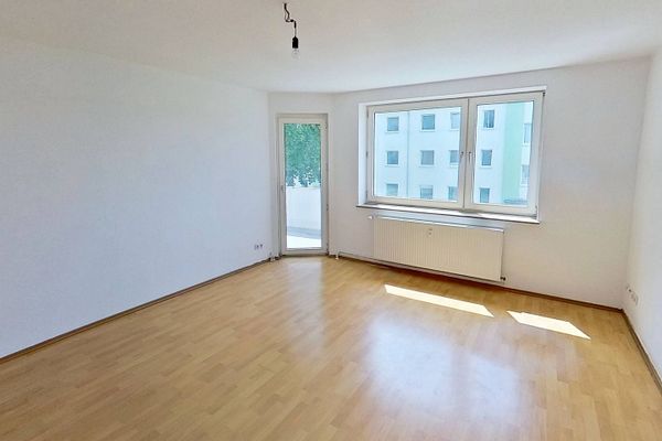 Minden-Dankersen: Odnowione mieszkanie 3-pokojowe z BALKONEM