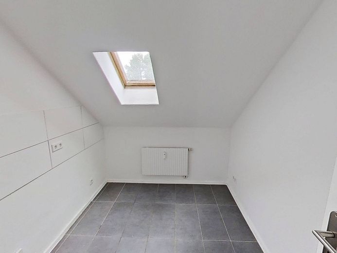 Luminoso appartamento di 2 locali all’ultimo piano con moderno bagno con luce naturale, a pochi passi dal centro città – Ansicht I: Küche